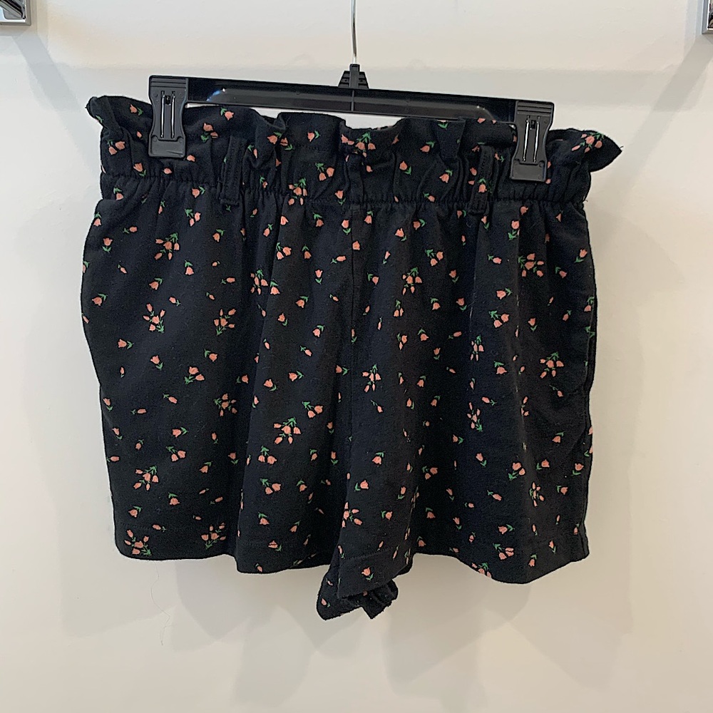 UO Floral print Women’s High Waisted Shorts